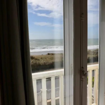 Facing Sea And 7 Pers 1 Baby *
